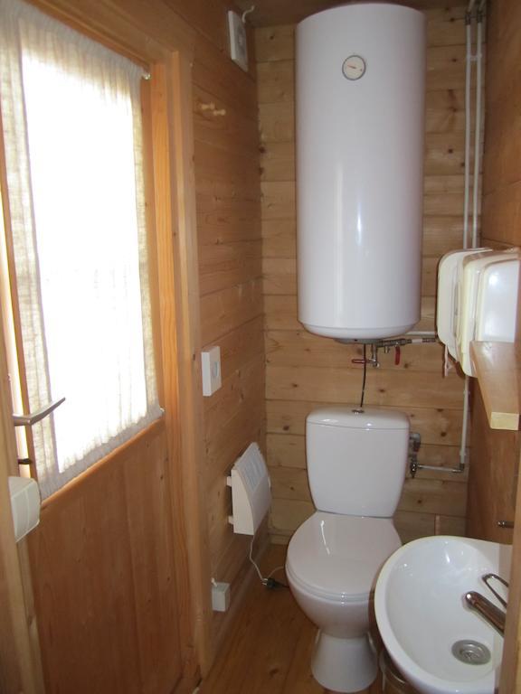 Pivarootsi Holiday Village Pokoj fotografie